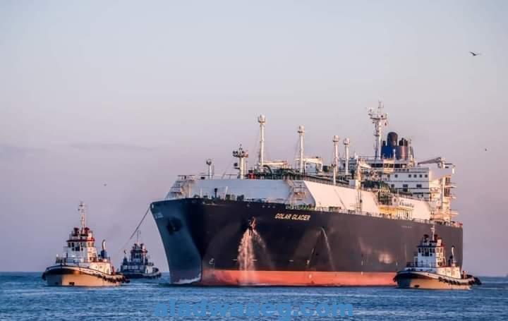 بعد توقف ثمان سنوات ميناء دمياط يستقبل أول سفينة لتصدير الغاز المسال