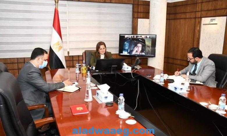 وزيرة التخطيط والتنمية الاقتصادية تستعرض مبادرة حياة كريمة بسيمنار جامعة القاهرة