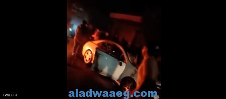 سيارة تدهس متظاهرين في لبنان