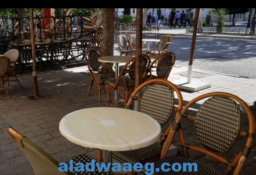 المقاهي والمطاعم بتونس تهدد بالعصيان المدني