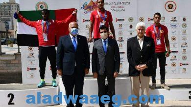 صورة وزير الرياضة يكرم الفائزين لمنافسات تارجت سبرنت ضمن البطولة العربية للرماية