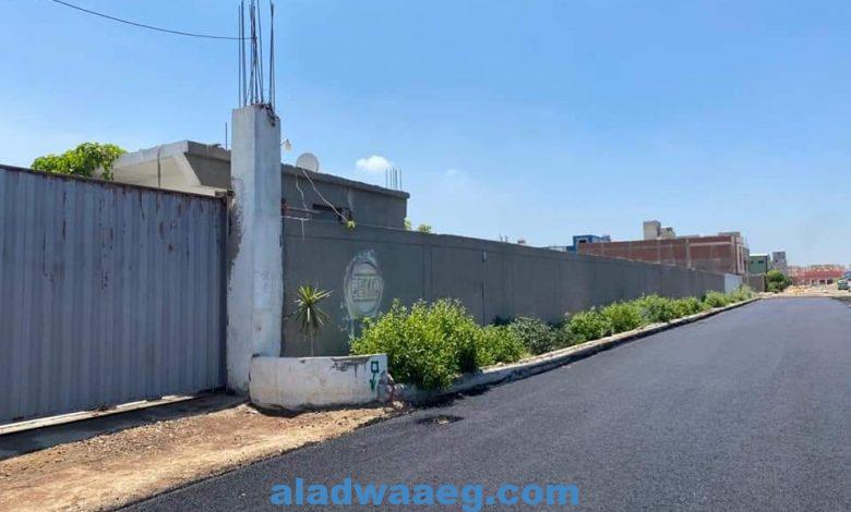 محافظ بورسعيد : تواصل أعمال تطوير الطرق المحيطة بالمصانع بجنوب بورسعيد