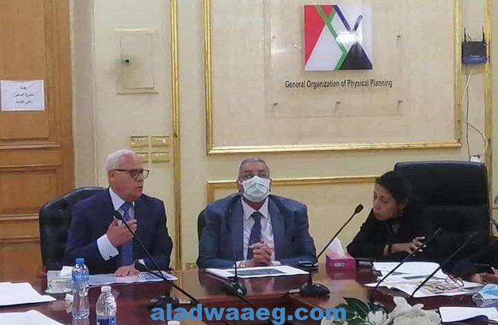 محافظ بورسعيد ورئيس الهيئة العامة للتخطيط العمرانى يستعرضان مشروع تحديث المخطط الاستراتيجى العام لبورسعيد