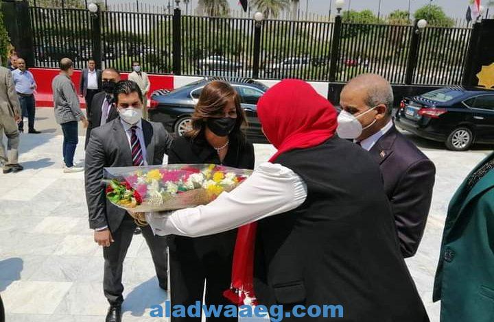 وزيرة الهجرة تصل إلى جامعة الأزهر للحديث حول الهجرة غير الشرعية