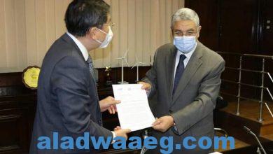 صورة لقاء وزير الكهرباء والطاقة المتجددة مع سفير سنغافورة بالقاهرة