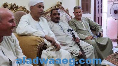 صورة جلسة صلح بين عائلة الجندي وعائلة ابو صالح بقرية سيلا بمركز الفيوم
