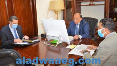 صورة وزير التنمية المحلية يتابع مع محافظ القاهرة ونوابه المشروعات الخدمية الجارية بالعاصمة و مستجدات منظومة المخلفات.