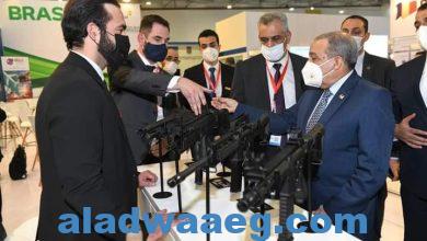 صورة وزير الدولة للإنتاج الحربي” يتفقد أجنحة عدد من الشركات المشاركة في معرض “EDEX 2021”