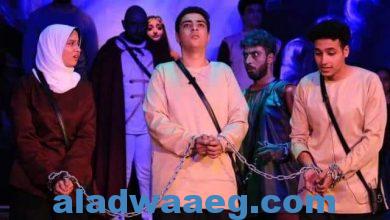 صورة طلاب جامعة بدر يقدمون عرضاً مسرحياً فريداً فى حضور جماهيرى غير مسبوق.