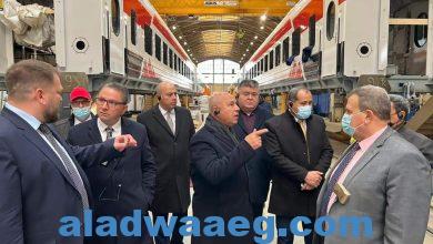 صورة خلال زيارته للمجر- وزير النقل يتفقد خطوط إنتاج صفقة تصنيع وتوريد 1300 ٠ عربة سكة حديد جديدة للركاب.