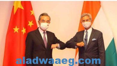 صورة وزير الخارجية الصيني يقوم بزيارة مفاجئة إلى الهند
