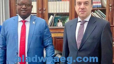 صورة الخارجية..وزير الدفاع البوروندي يستقبل السفير المصري في بوجمبورا