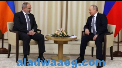 صورة بوتين يجري محادثات مع باشينيان في موسكو