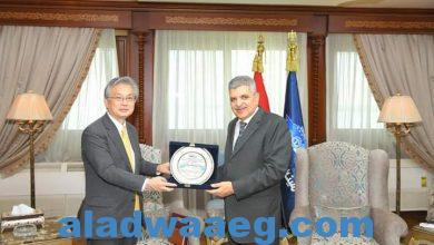صورة الفريق  يلتقي السفير الياباني لبحث سبل التعاون المشترك 