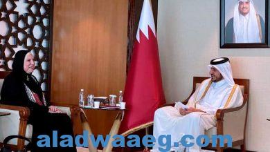 صورة وزيرة التجارة في إطار زيارتها الحالية لدولة قطر