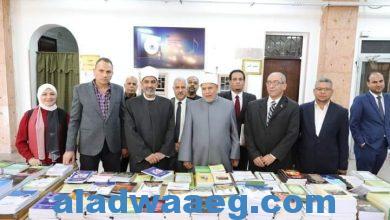 صورة نائب رئيس جامعة الأزهر يفتتح معرضًا للكتاب بالتعاون مع المجلس الأعلى للشئون الإسلامية بتخفيضات كبيرة