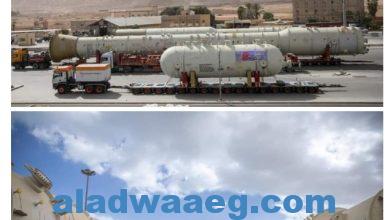 صورة ابراج تقطير الغاز وصلت لميناء الأدبية لنقلهم لمجمع غازات الصحراء الغربية