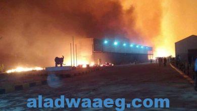 صورة حريق يقضي على آلاف الجوالات من القطن بمحلج الحوري بالقضارف بالسودان