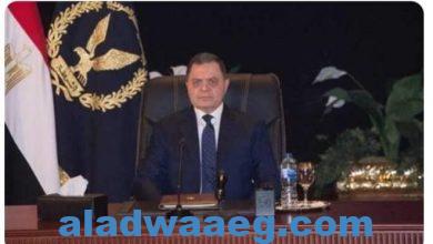 صورة وزير الداخلية يهنئ الرئيس السيسي بذكرى تحرير سيناء