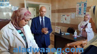 صورة وكيل وزارة الصحة بالشرقية يتفقد العيادات المسائية بالمركز الطبي بالعزيزية بمنيا القمح