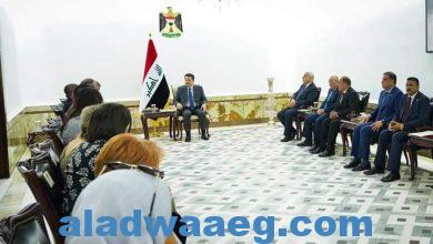 صورة رئيس مجلس الوزراء العراقي يلتقي ووفد منظمة التربية الدولية