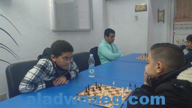 صورة تصفية شطرنج لأبطال القاهرة والعقول الخضراء على هامش فعاليات مكتبة القاهرة