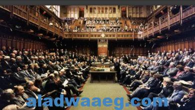 صورة دعوات للإستقالة من البرلمان البريطاني