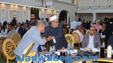 صورة للعام ال ١١ .. “أنا مصرى” تقيم أكبر مائدة افطار رمضان لكل أطياف المجتمع القنائى 