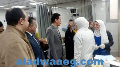 صورة رئيس جامعة بنها يتفقد الخدمة الطبية بالمستشفى الجامعى