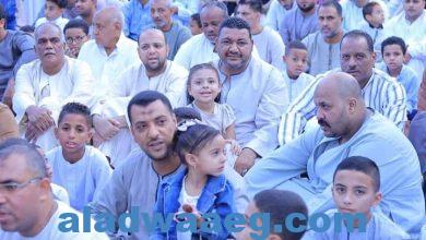 صورة شباب اسنا يؤدون صلاة عيد الأضحى المبارك بساحه السنترال القديم بشارع أحمد عرابي
