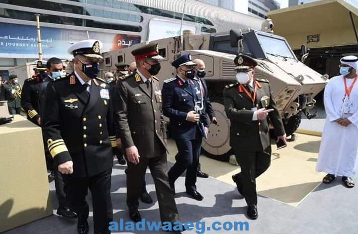 القائد العام للقوات المسلحة وزير الدفاع والإنتاج الحربى يعود إلى أرض الوطن