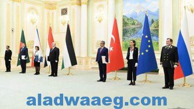 صورة السفيرة المصرية في طشقند تقدم أوراق اعتمادها لرئيس جمهورية أوزبكستان