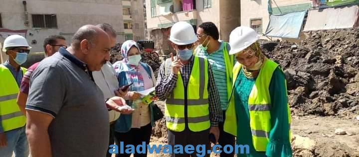 السكرتير العام يتفقد العمل بموقع مشروع تطوير الصرف الصحي ببورسعيد