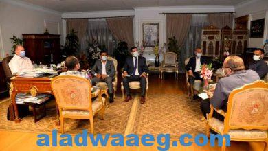 صورة محافظ أسيوط يلتقى بعض أعضاء مجلسى الشيوخ والنواب لمناقشة الموقف التنفيذى لمشروعات حياة كريمة