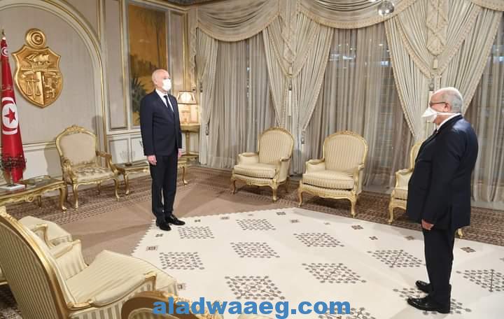 رئيس الجمهورية التونسية يستقبل وزير الشؤون الخارجية والجالية الوطنية بالخارج الجزائري بقصر قرطاج