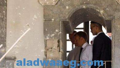 صورة ماكرون يزور الموصل العراقية حيث زار كنيسة سيدة الساعة والتقى ممثلين عن الطائفة المسيحية.