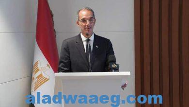 صورة عمرو طلعت يتحدث عن الاستثمار فى تكنولوجيا المعلومات والبنية التحتية فى مصر.
