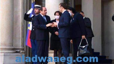 صورة الرئيس عبد الفتاح السيسى يلتقى بالرئيس الفرنسى في قصر الاليزيه.. 