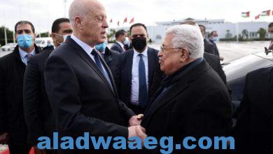 صورة قيس سعيد يودع فخامة رئيس دولة فلسطين في ختام زيارته الرسمية إلى تونس