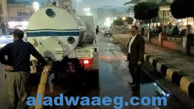 صورة جولة ليلية لرئيس مدينة فارسكور لمتابعة أعمال شفط مياه الأمطار.