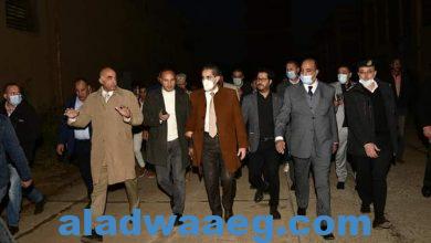 صورة محافظ الغربية ومدير الأمن يتابعان رفع الأنقاض من شركة النصر بالمحلة
