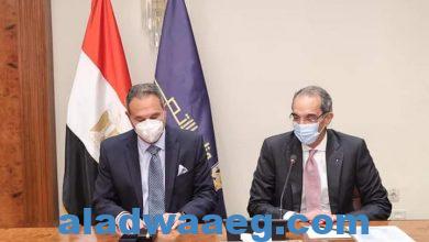 صورة توقيع بروتوكول تعاون   بشأن تنفيذ أعمال التكامل بين بنك مصر ومنصة مصر الرقمية والمحول الرقمى الحكومى.