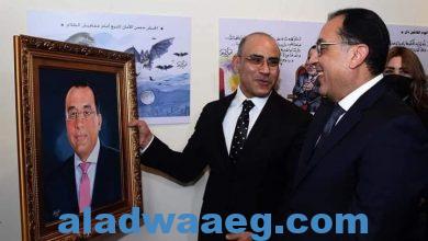 صورة رئيس الوزراء يشهد افتتاح المعرض الفني للفنان التشكيلي ورسام الكاريكاتير عمرو فهمي بدار الأوبرا المصرية.