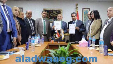 صورة بروتوكول تعاون بين حزب الشعب الجمهوري وعمال مصر لتوفير 1200 فرصة عمل للمؤهلات العليا والمتوسطة.