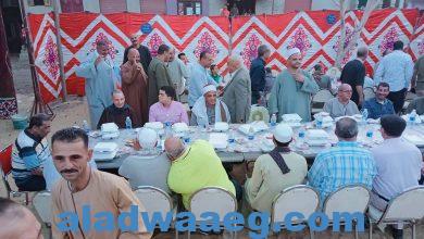 صورة بالصور .. 4 آلاف مسلم ومسيحي على أكبر مائدة إفطار بملوى 