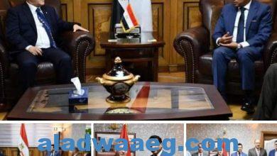 صورة وزير الشباب الرياضة يجتمع مع رئيس الاتحاد العربى للمصارعة