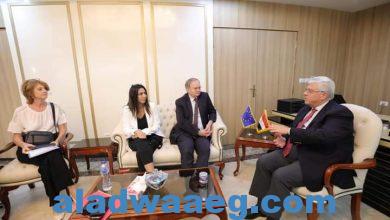 صورة وزير التعليم العالي يبحث مع سفير الاتحاد الأوروبي بالقاهرة تعزيز التعاون المشترك