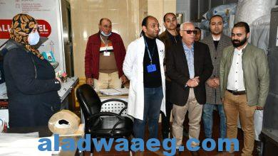 صورة محافظ بورسعيد يتفقد مستشفى الزهور ويلتقى بعدد من المواطنين