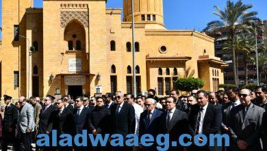 صورة محافظ بورسعيد ومدير أمن بورسعيد يتقدمان صفوف المشيعين للجنازة العسكرية للرائد أحمد زكريا