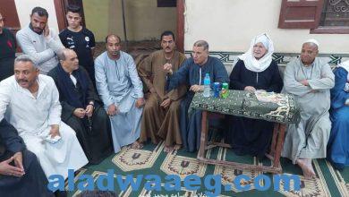 صورة جلسة صلح تنهي الخلاف بين الجيران بمنطقة الشيخ حسن بالفيوم